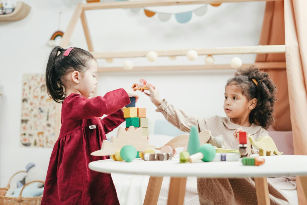 Tips for Smart Shopping, best tips for smart shopping, how to smart shop, tips to do smart shopping, kid playing with toys,