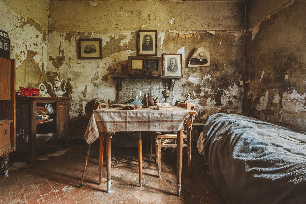 ruining your life habits, bad habits destroying life, life mistakes to avoid, self improvement tips, habits that ruin your life, life barbaad karne wali habits, galtiyan jo life kharab karti hai, self improvement tips hindi, buri aadatein jo life kharab kare, life improve kaise kare,